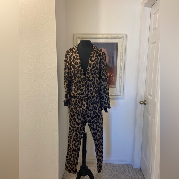 LAURA CRUZ 2PC LEPOARD BLAZER & PANT SUIT. - Picture 2 of 10